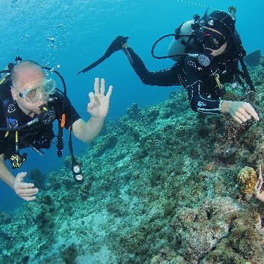 Join Scuba Lodge\'s Monthly Dive Against Debris®