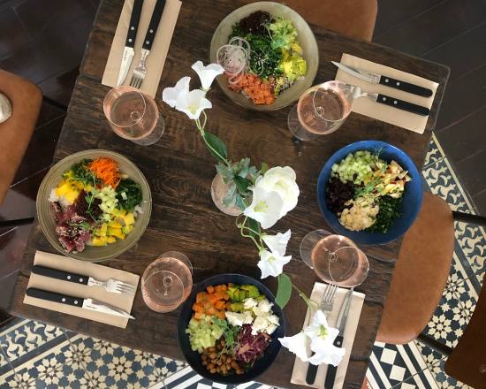 La Reina Coffee, Food & Lifestyle